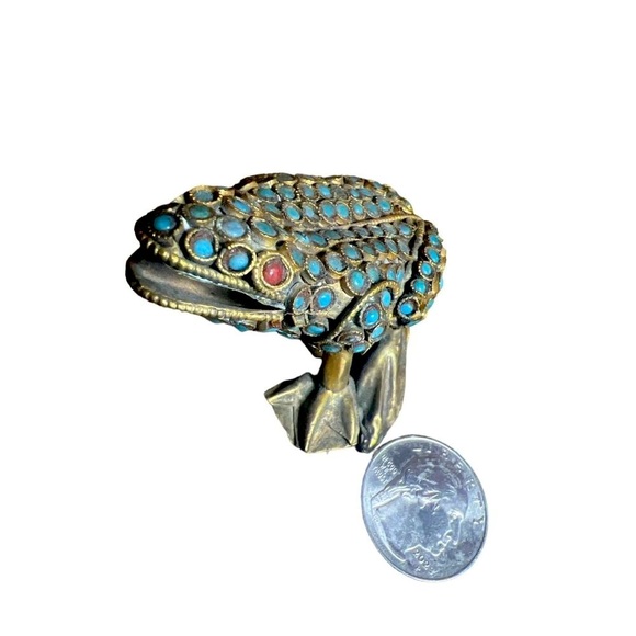 Tibetan Frog Brass Turquoise Vintage Beads Coral Eyes Inlaid  by Hand - Picture 9 of 9